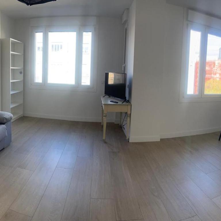 Apartaments Plaza Príncipe Viana - Apartment - 10
