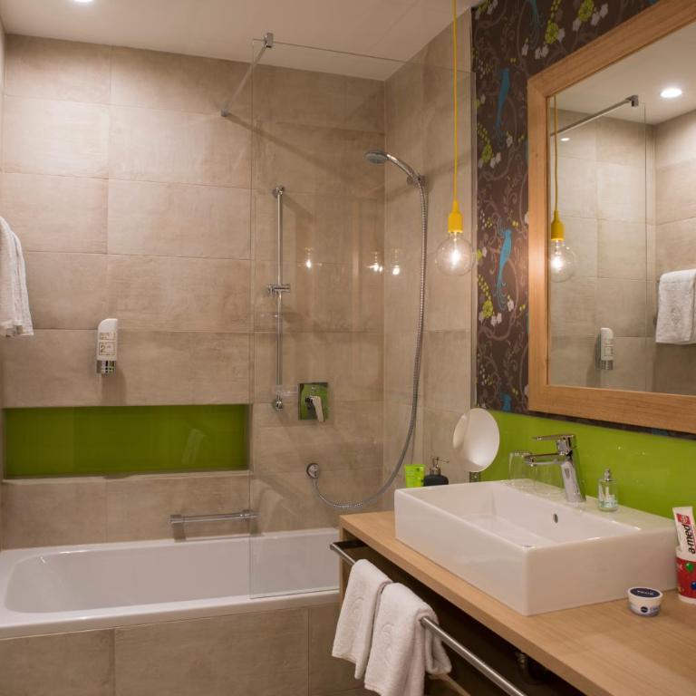 Leiners Boutiquehotel für Familien - Double Room with Balcony - 3