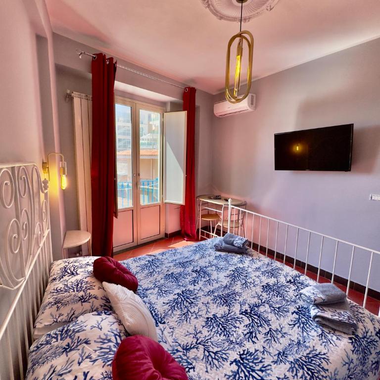 Taorminas Sun Central Boutique Guesthouse & Suites - Camera Queen con Vista Giardino - 3