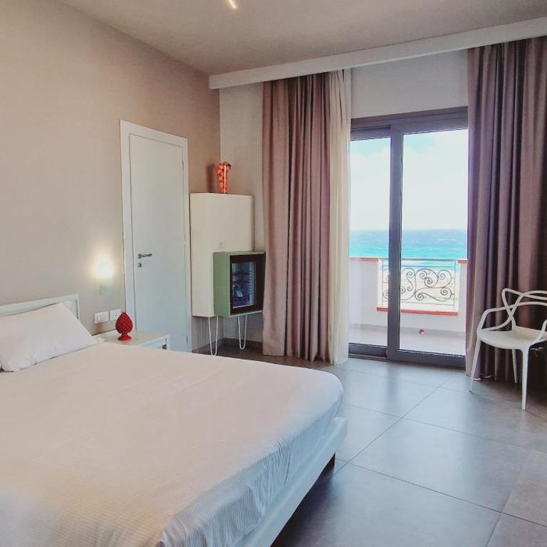 Saracen Sands Hotel & Congress Centre - Palermo - Camera Deluxe Matrimoniale con Vista Mare - 2