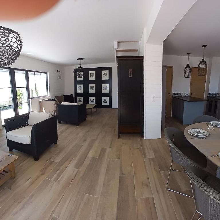 L'Atelier d'artiste by Domaine de Colomban - plages et commerces à pieds - Maison 2 Chambres - 14