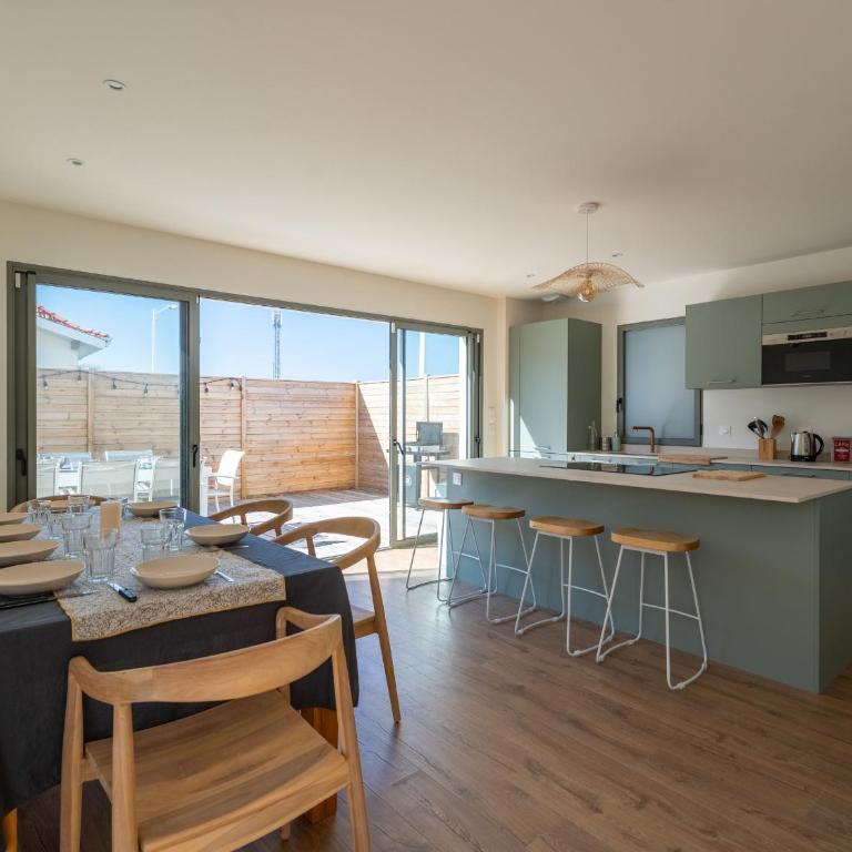 Maison neuve proche océan, terrasse, parking, 8 pers - FR-1-319-585 - Maison de Vacances - 9