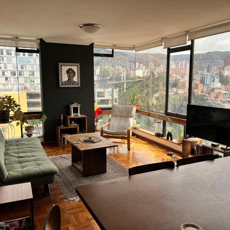 Soleado departamento con vistas hermosas Sopocachi - Apartamento de 2 dormitorios con vistas a la ciudad - 1