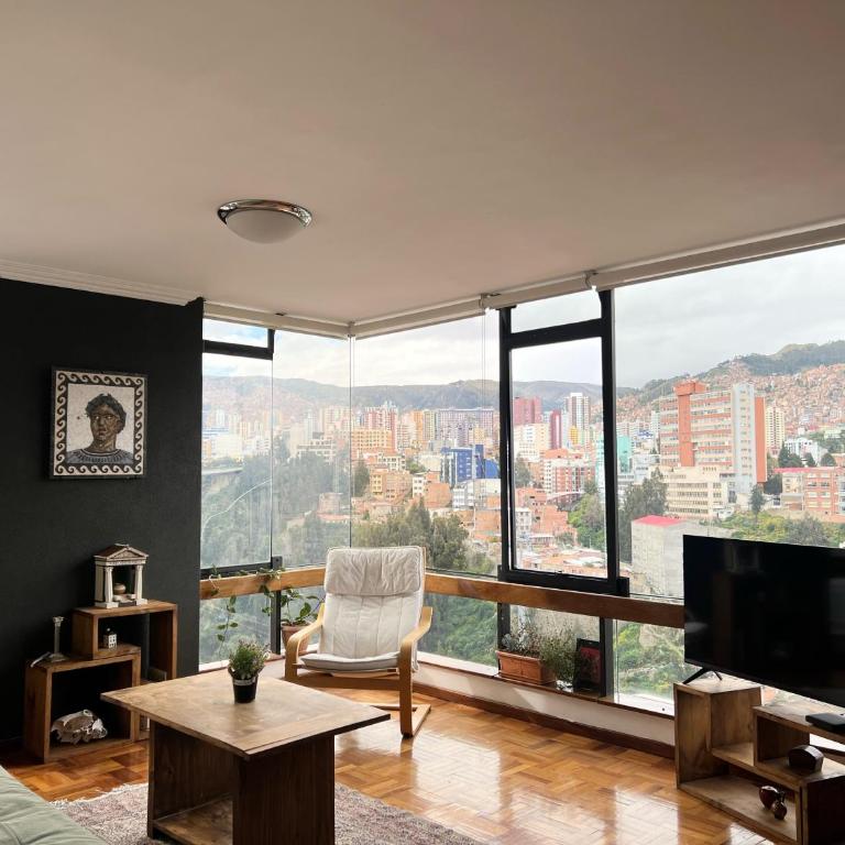 Soleado departamento con vistas hermosas Sopocachi - Apartamento de 2 dormitorios con vistas a la ciudad - 24