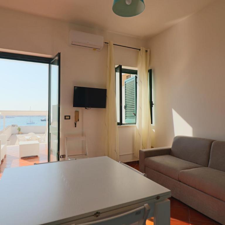 Appartamento Otranto fronte mare Giulia - Appartamento con 2 Camere da Letto - 50
