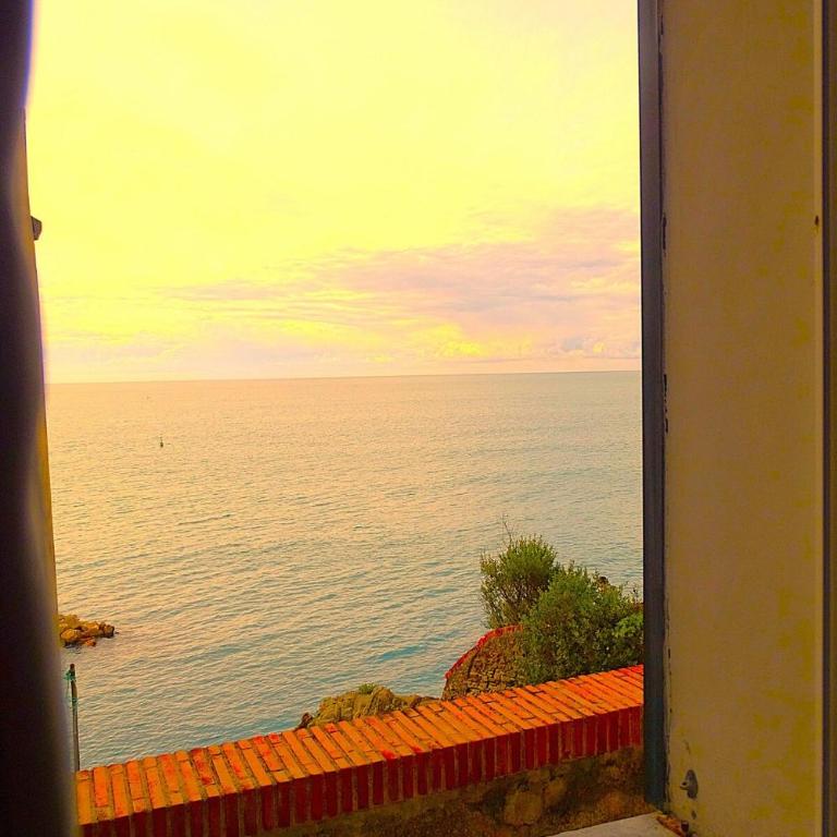 Vibes 5terre - One-Bedroom House - 13