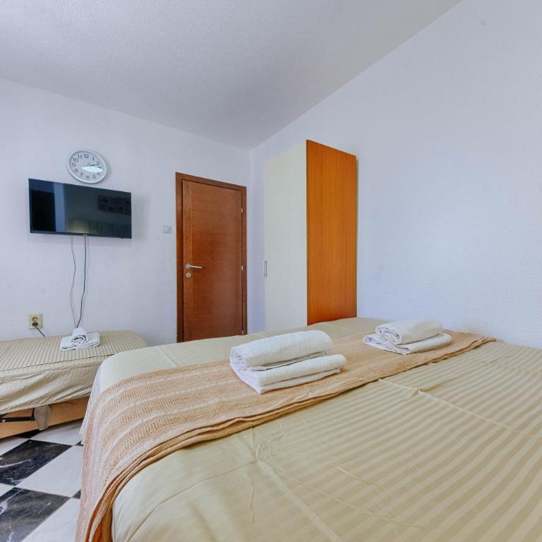 Studio Apartments S - Studio with Garden View - 5