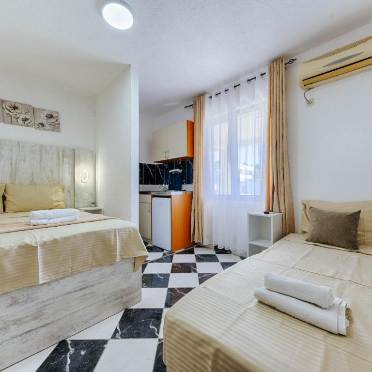 Studio Apartments S - Studio with Garden View - 6