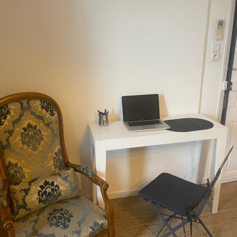 Chambre d'Hôtes la Familia - Chambre Double avec Salle de Bains Privative - 5