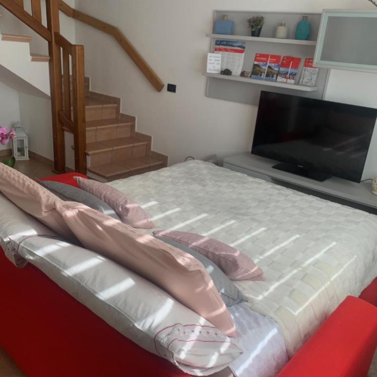 APPARTAMENTO ACERO - 2 min walk to Bernina Express - 150metri - Maisonette - 10