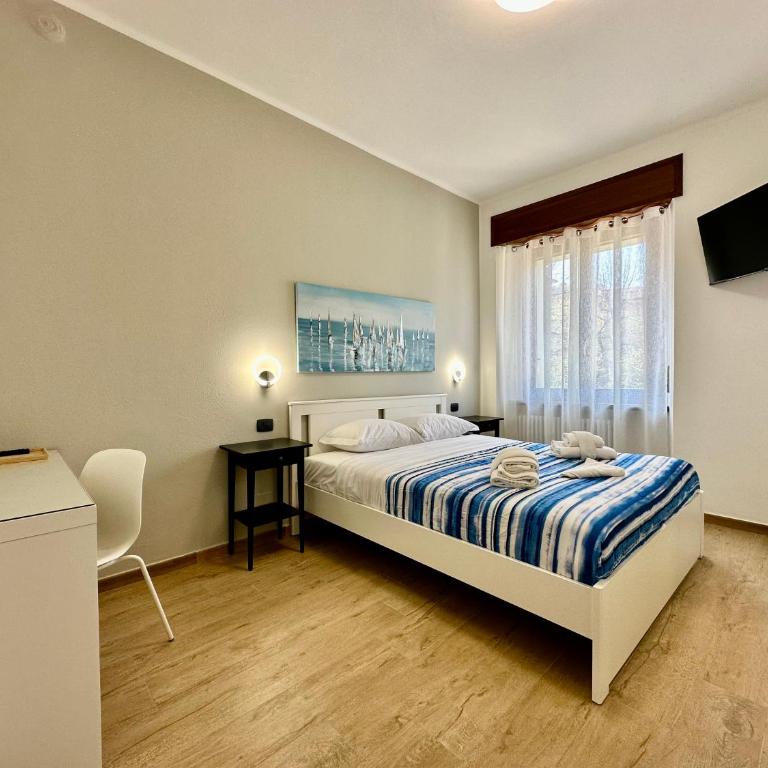 Opera Suites - Deluxe Double Room - 3