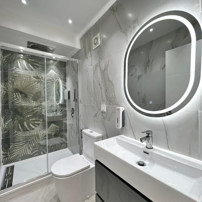 Pedro Antonio Style -1912- - Three-Bedroom Apartment - 2