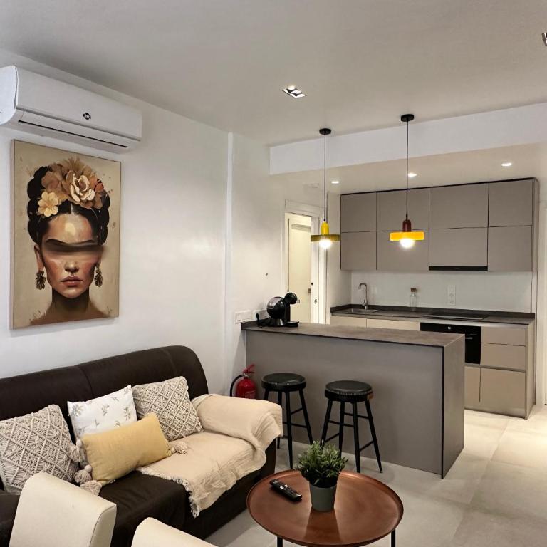 Pedro Antonio Style -1912- - Three-Bedroom Apartment - 7