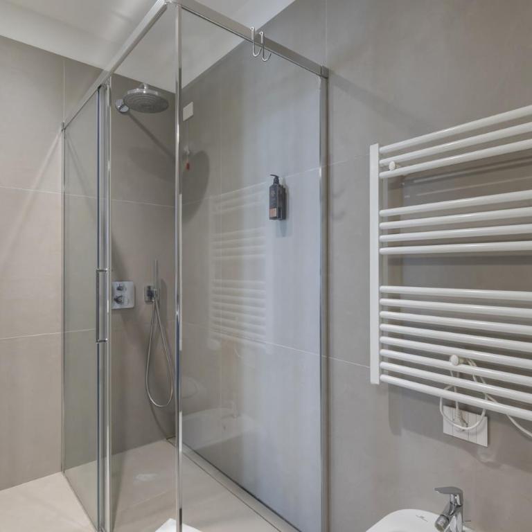 San Babila Duomo View with Shared Rooftop Terrace - Appartamento Superior con 2 Camere da Letto - 30