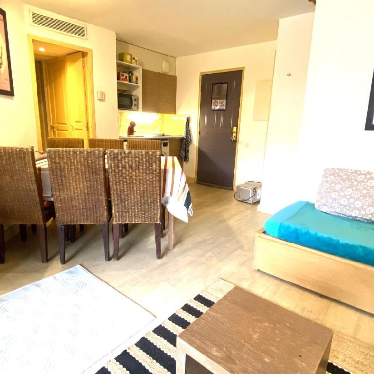 Bel appartement avec grande terrasse à 50m de la plage - Appartement 2 Chambres - 4
