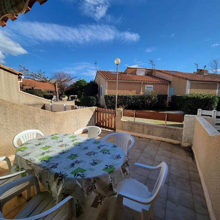 Maison de vacances, sejour cuisine climatisation, residence MAS DE LA PLAGE 1, terrasse Sud degagee 4 couchages Portiragnes LRMP77 - Maison 2 Chambres - 2