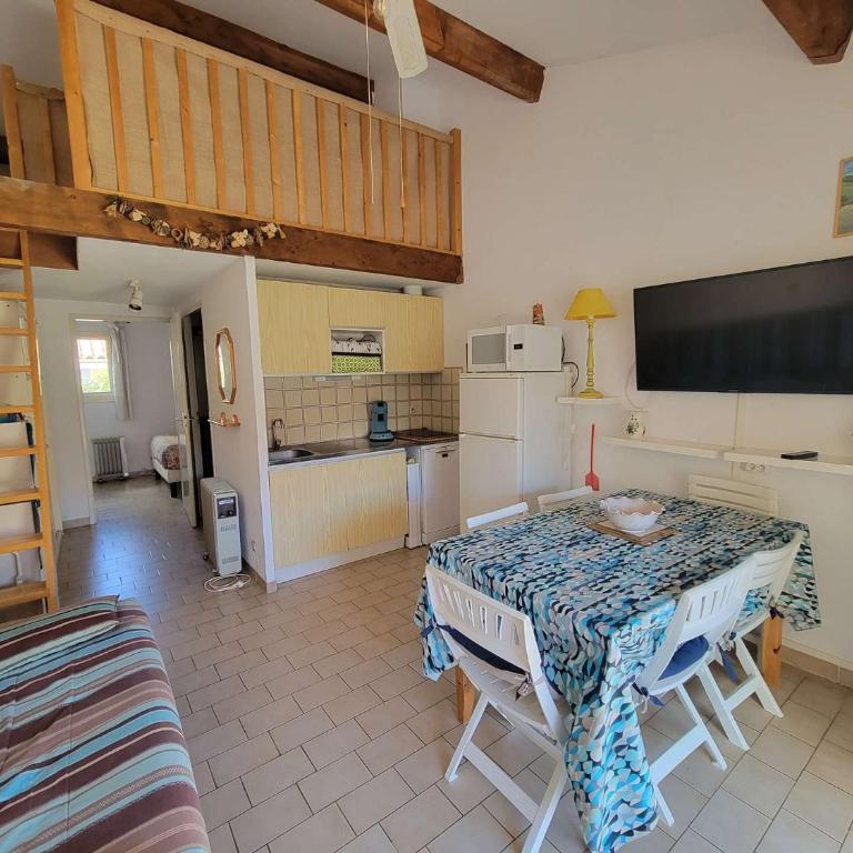 Maison de vacances, sejour cuisine climatisation, residence MAS DE LA PLAGE 1, terrasse Sud degagee 4 couchages Portiragnes LRMP77 - Maison 2 Chambres - 3