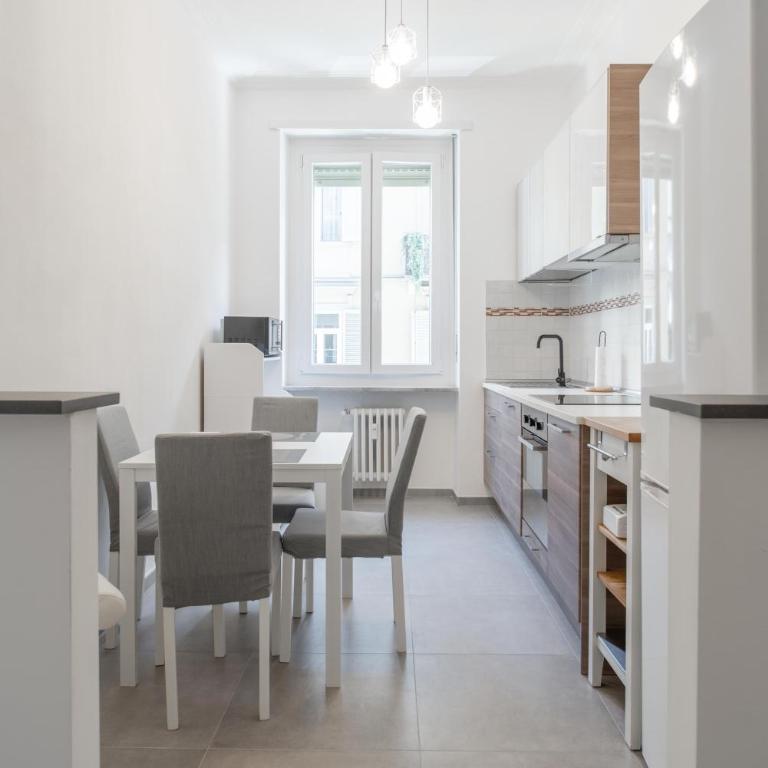 Bright and Central Flat - Metro & Station Nearby - Appartamento con 2 Camere da Letto - 2
