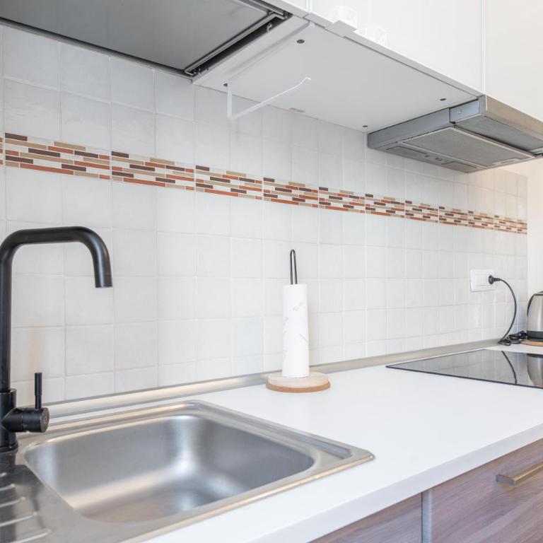 Bright and Central Flat - Metro & Station Nearby - Appartamento con 2 Camere da Letto - 7