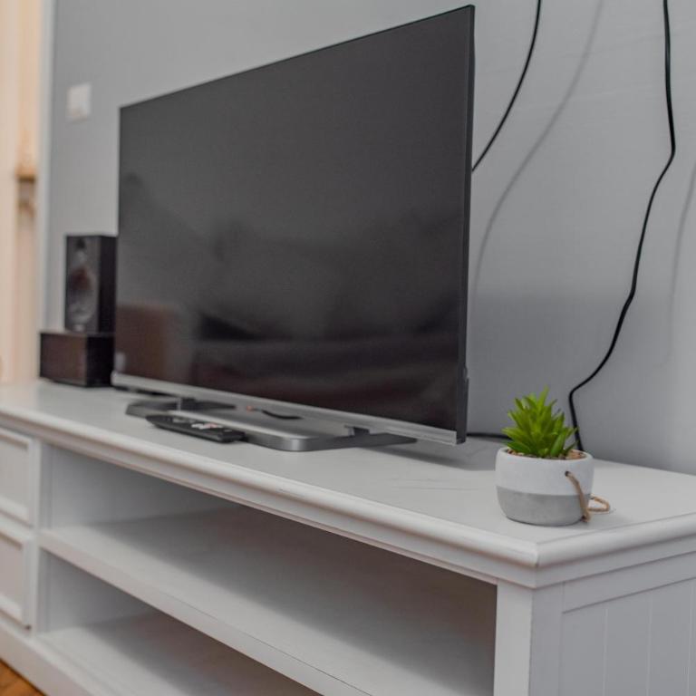 Bright and Central Flat - Metro & Station Nearby - Appartamento con 2 Camere da Letto - 36