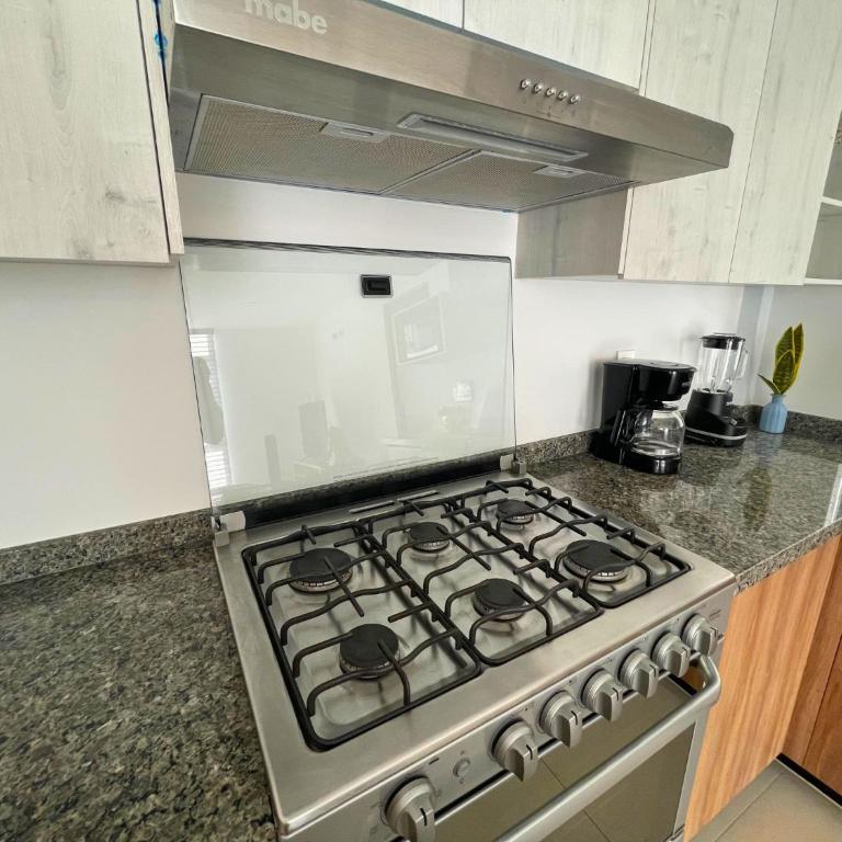 Depa Familiar con cochera 6 min Centro Médico y Catedral - Apartamento de 2 dormitorios - 19