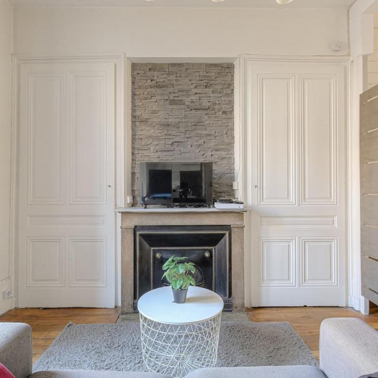 Joli studio fonctionnel, 2 personnes, Charpennes - One-Bedroom Apartment - 5