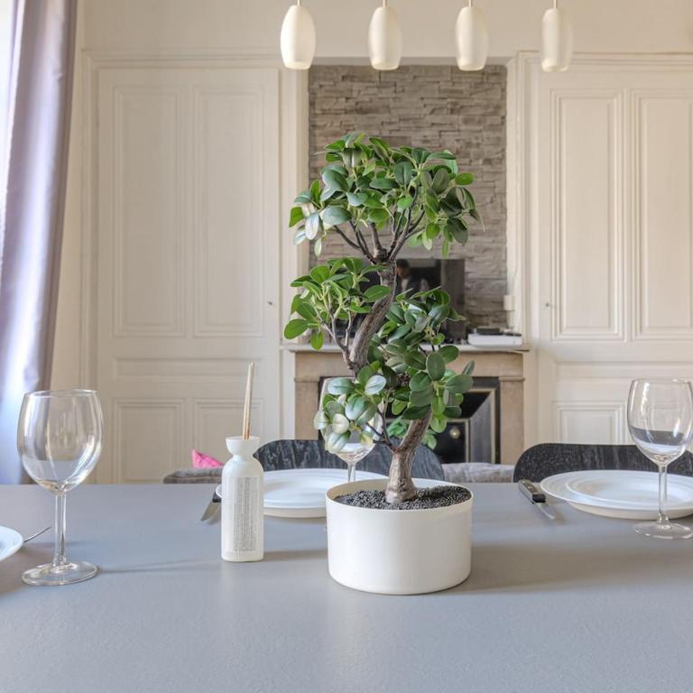 Joli studio fonctionnel, 2 personnes, Charpennes - One-Bedroom Apartment - 9