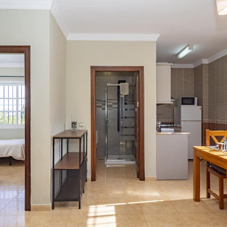 Cubo's Lucys Place 2 Bedrooms Apartment - Apartment - 11