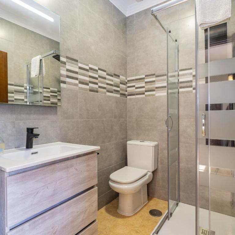 Cubo's Lucys Place 2 Bedrooms Apartment - Apartment - 26