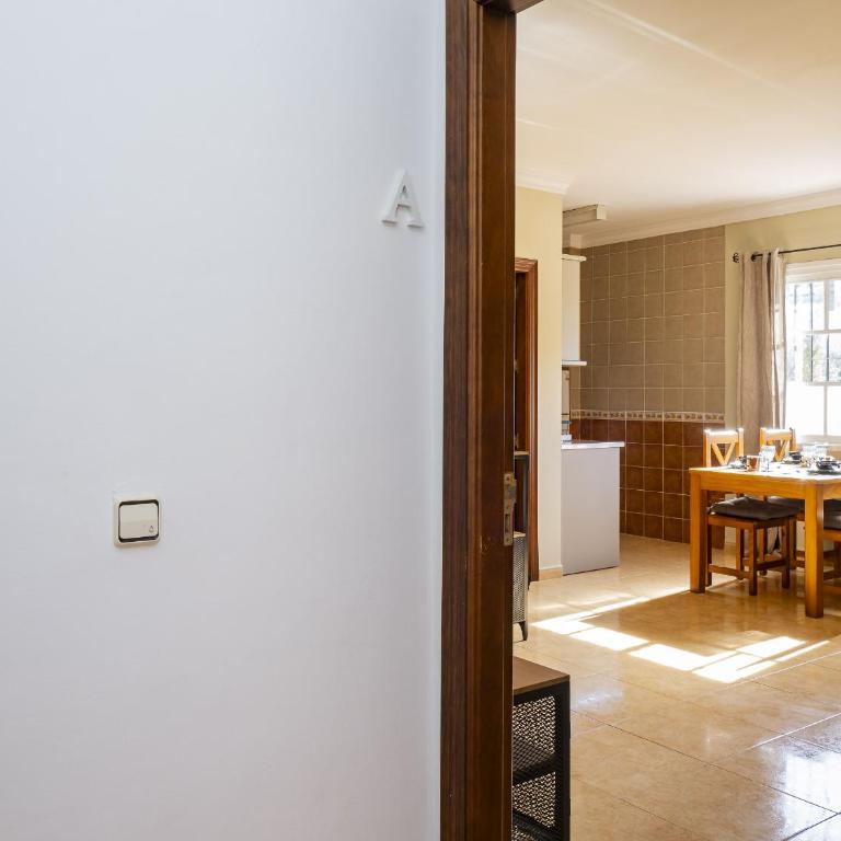 Cubo's Lucys Place 2 Bedrooms Apartment - Apartment - 28