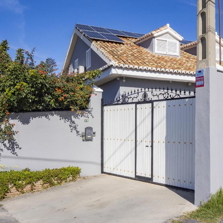 Cubo's Lucys Place 2 Bedrooms Apartment - Apartment - 30