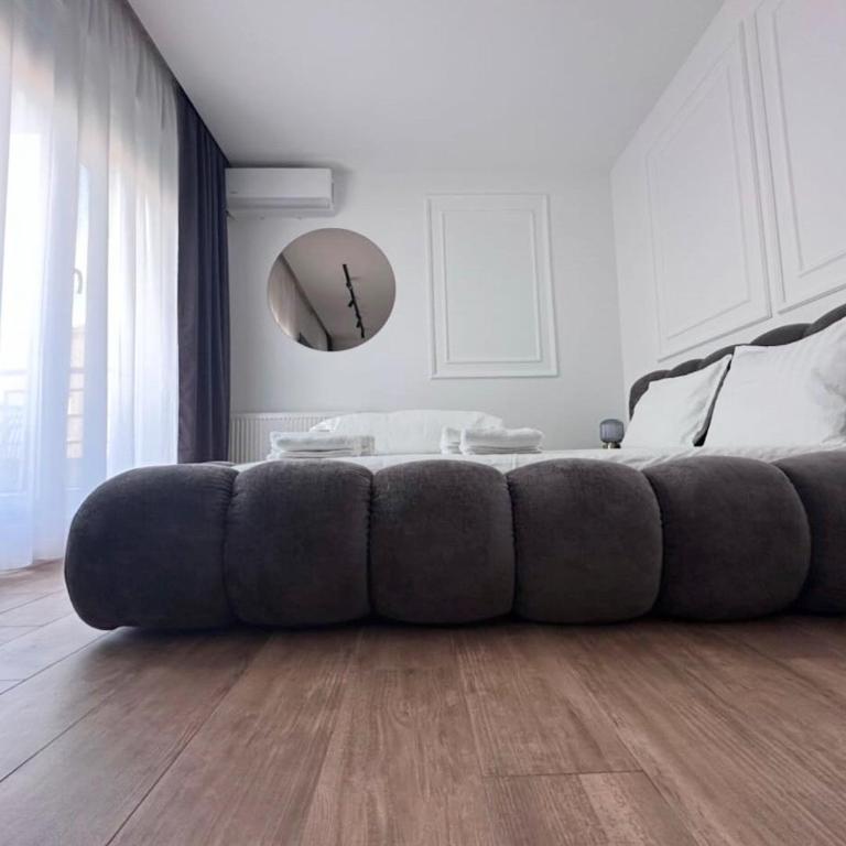 Zuma Lux Apartments - One-Bedroom Apartment - 2