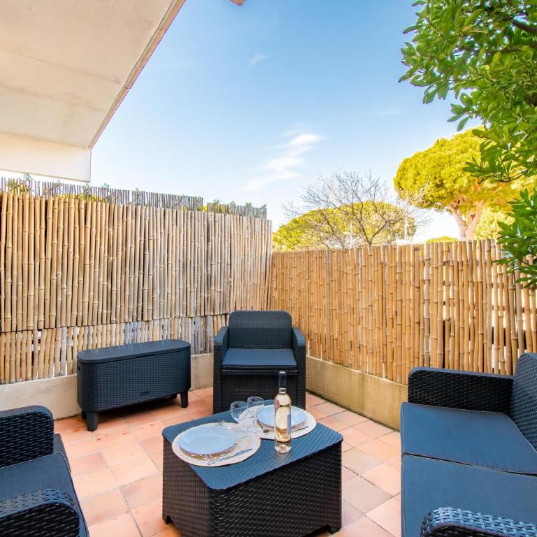 Le Cabestan Studio Terrasse Parking Proche de la plage et de la Marina de Port Camargue - Studio - 17