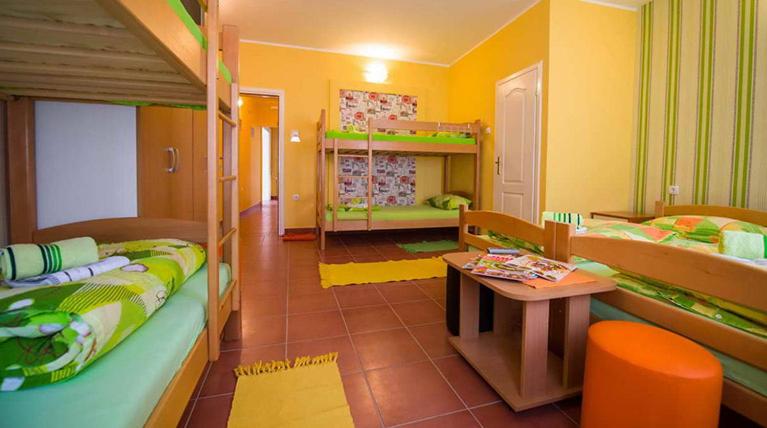 Smestaj Centar Novi Sad,Motorcycle Friendly - Porodična Soba sa Sopstvenim Kupatilom - 7