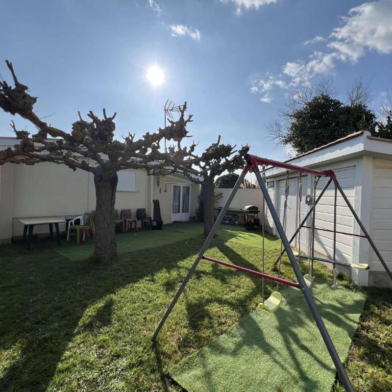 Maison Bungalow Climatisée avec Jardin Arboré, 3 Chambres, Wifi - Proche Plage et Commerces - FR-1-701-84 - Vacation Home - 9