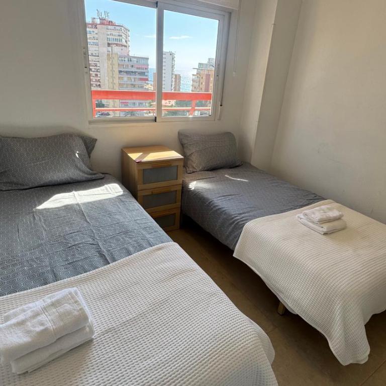 Apartamento con terraza, piscina y vistas en Cabo by Turihome - Three-Bedroom Apartment - 17