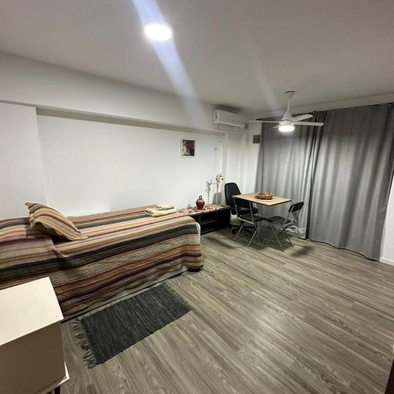 2 Monoambientes en 1 mismo edificio - Apartamento de 1 dormitorio - 2
