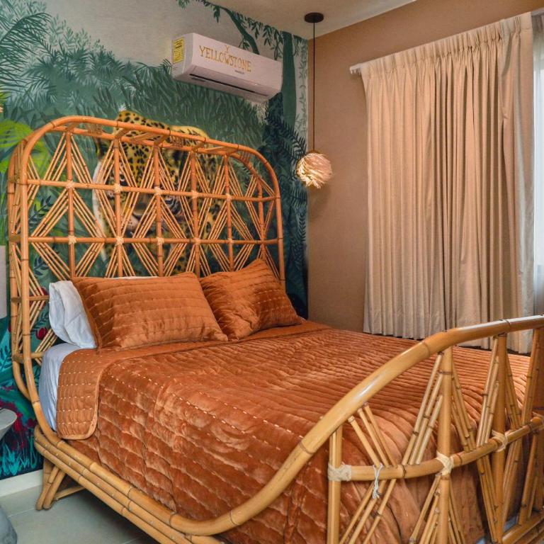 2 pools,long stays,peaceful complex,relax,WiFi,remote work,8mins drive to beach,casa Yellowstone - Apartment with Balcony - 3