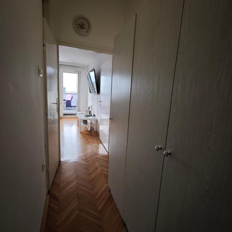 Rooftop Vracar - One-Bedroom Apartment - 15
