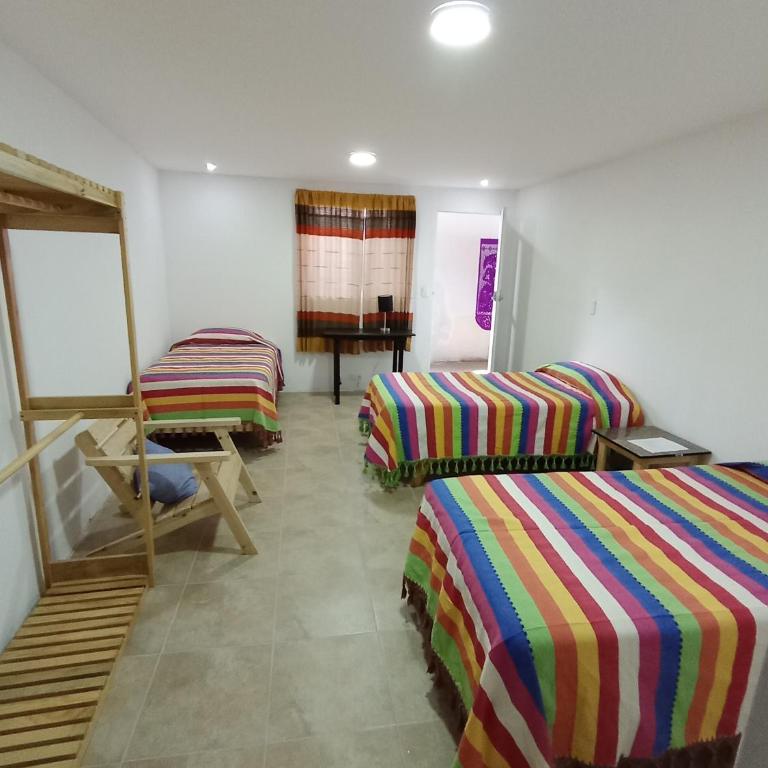 Iguana Coliving - Habitación Triple con vistas - 1
