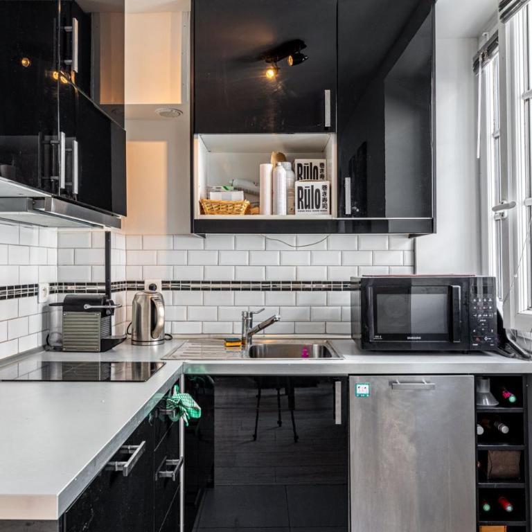 GuestReady - Charming Canal St-Martin Retreat - Appartement - 6