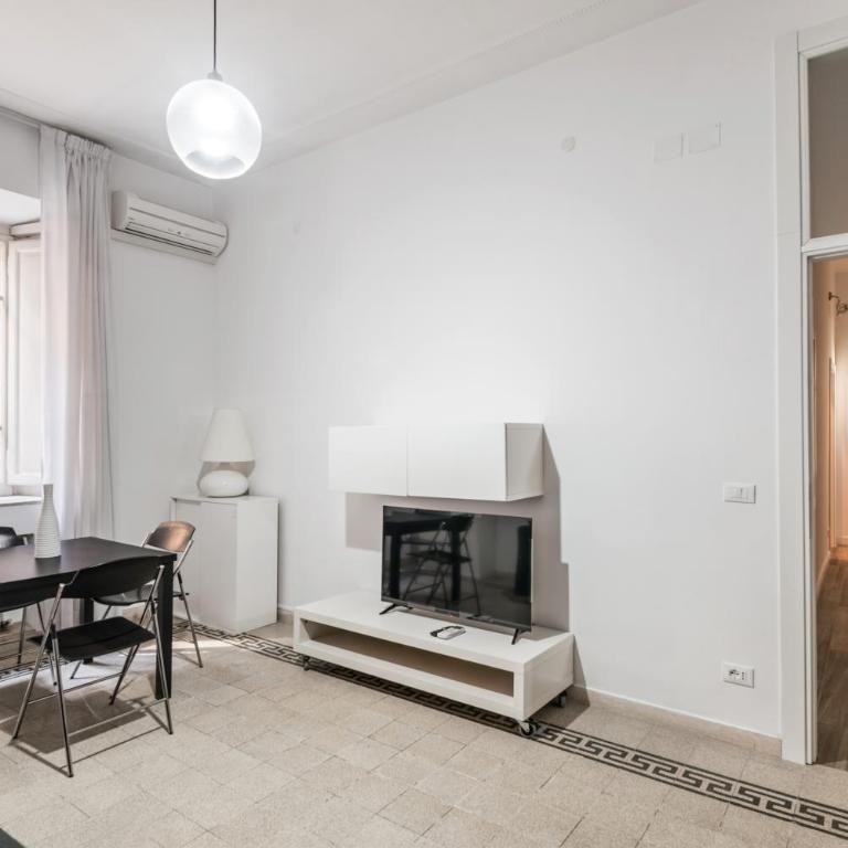 iFlat Mid-Century Modern Vatican Apartment - Two-Bedroom Apartment - 13