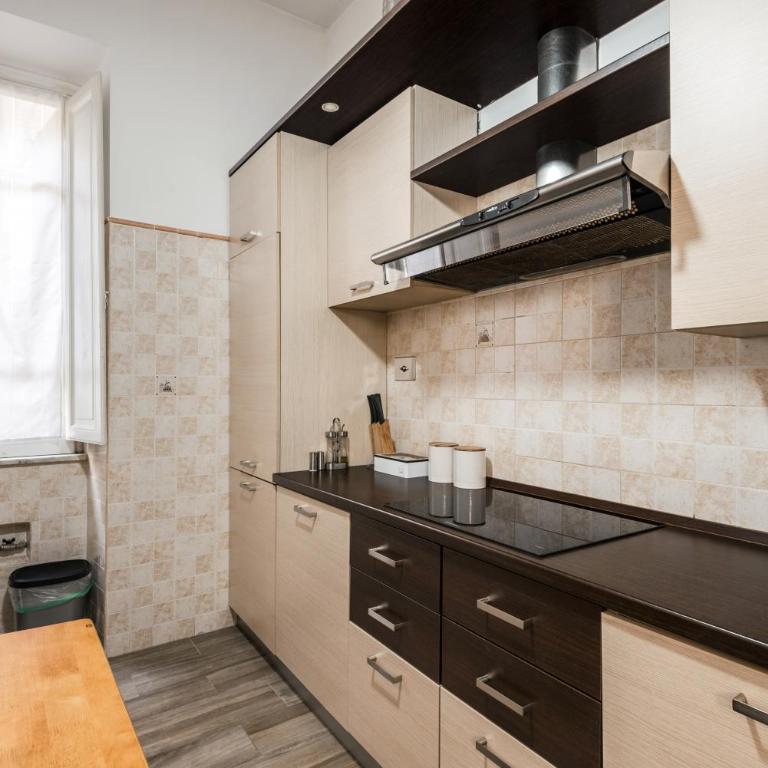iFlat Mid-Century Modern Vatican Apartment - Two-Bedroom Apartment - 4