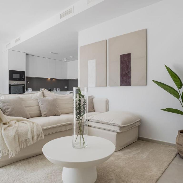VIVI Homes - Feliz - Roof terrace - pool - gym - Two-Bedroom Apartment with Mountain View - 15