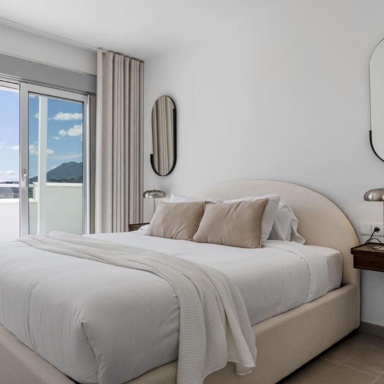 VIVI Homes - Feliz - Roof terrace - pool - gym - Two-Bedroom Apartment with Mountain View - 22