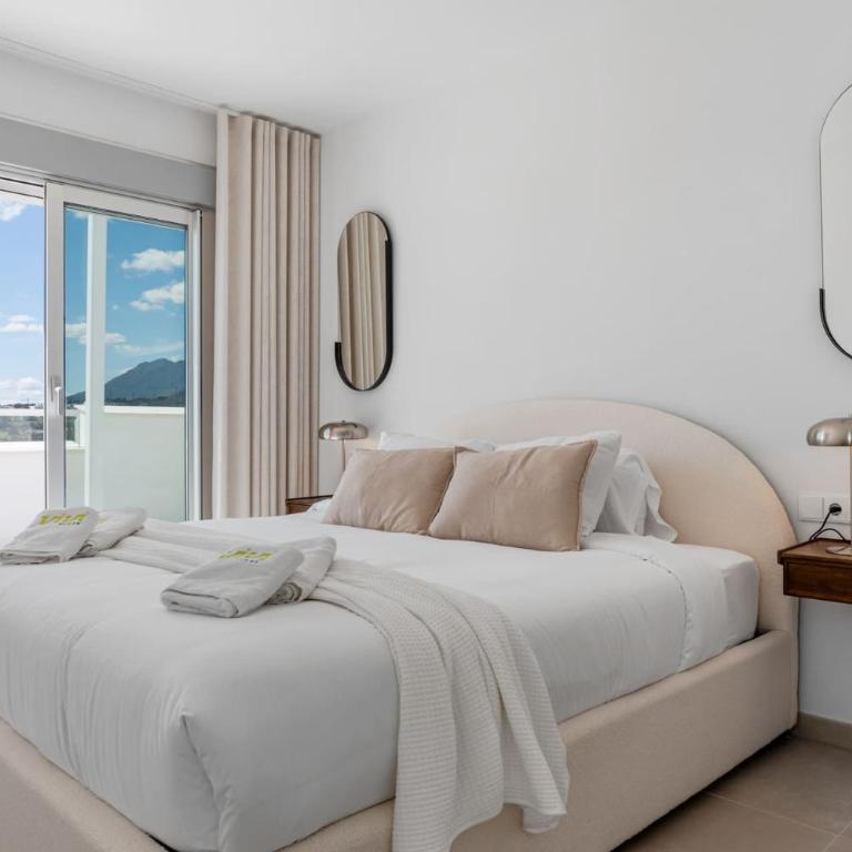 VIVI Homes - Feliz - Roof terrace - pool - gym - Two-Bedroom Apartment with Mountain View - 4