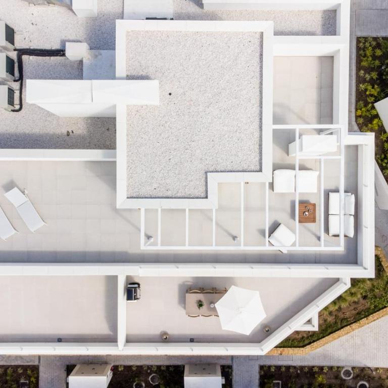 VIVI Homes - Feliz - Roof terrace - pool - gym - Two-Bedroom Apartment with Mountain View - 31