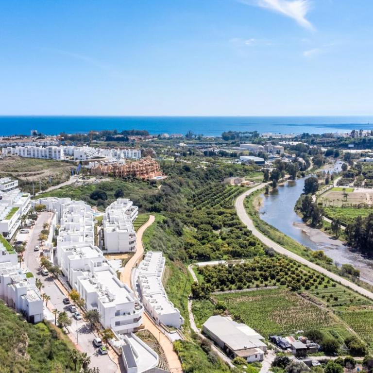 VIVI Homes - Feliz - Roof terrace - pool - gym - Two-Bedroom Apartment with Mountain View - 33