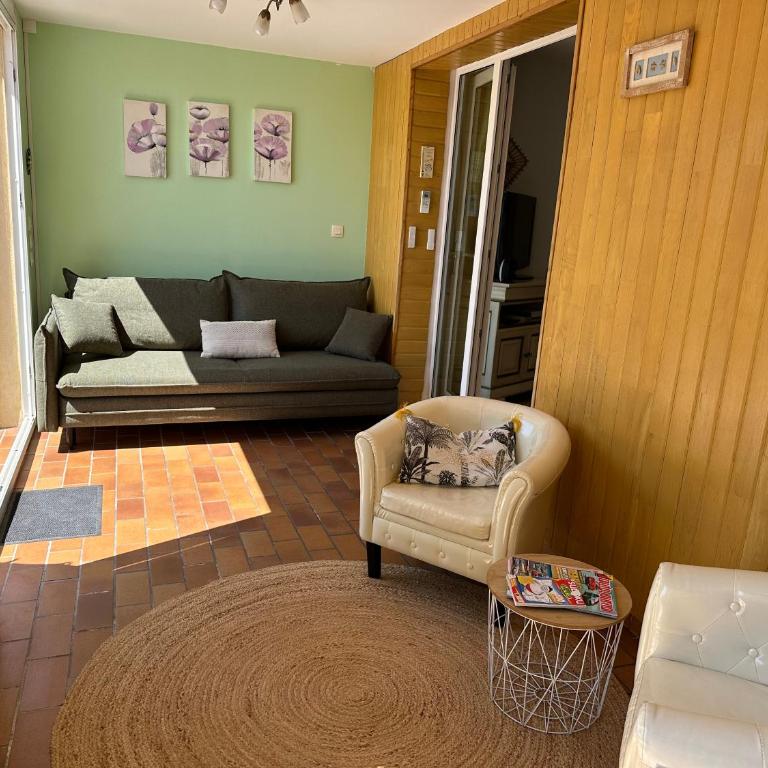 Au bord de la mer - Two-Bedroom Apartment - 8