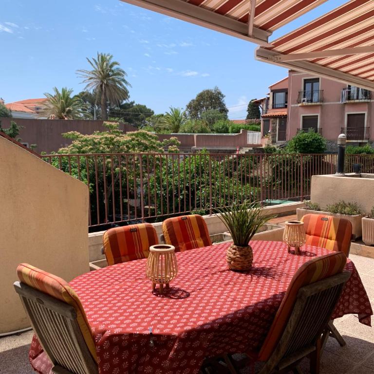 Au bord de la mer - Two-Bedroom Apartment - 12